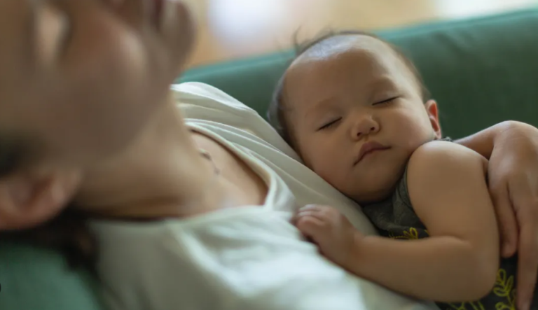 中國女性抗拒催婚催育：“服服貼貼、老老實實生孩子”言論激起眾怒